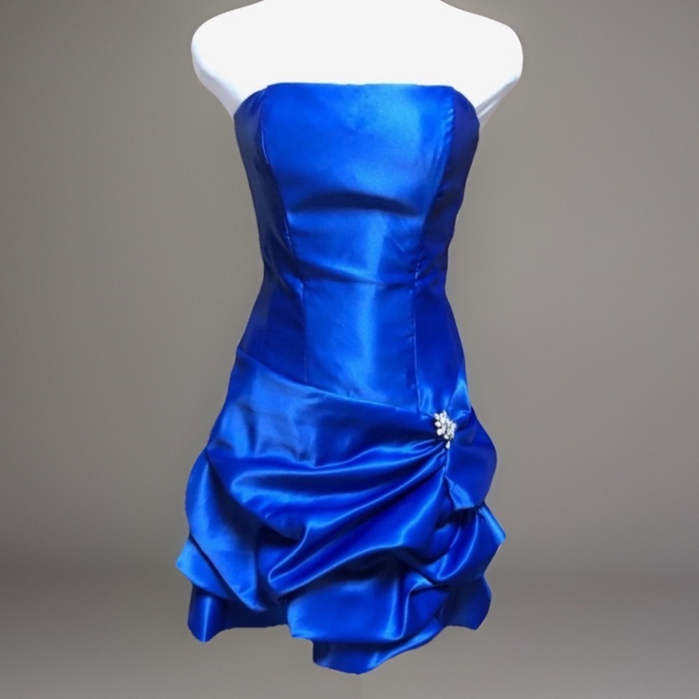 NWT Cache Shiny Blue Strapless Ruched
Mini Bodycon Prom Cocktail Dress s…